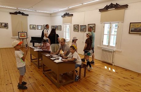 Выставка из фондов Объединения литературно-мемориальных музеев открылась в музее-заповеднике «Овстуг»